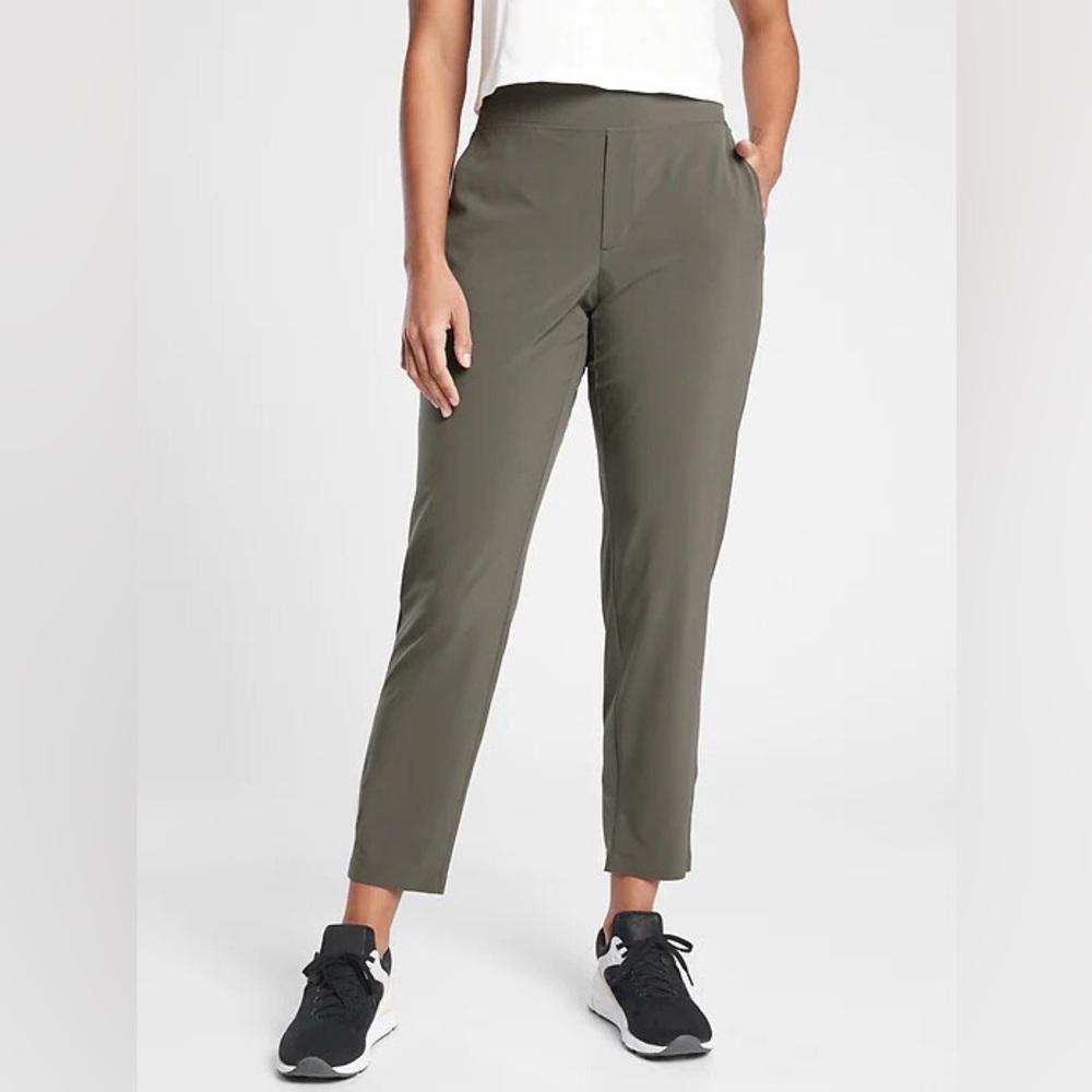 Athlete Brooklyn Ankle Pant in Mountain Olive
